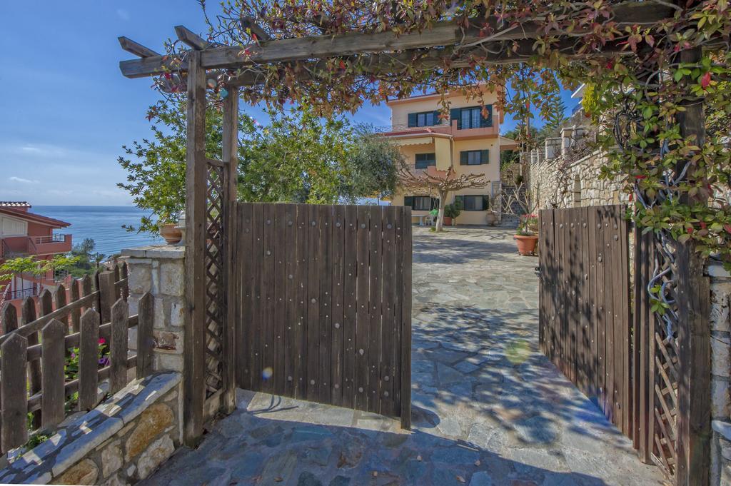 Villa Giovanni Paralia Vrachou Exterior foto